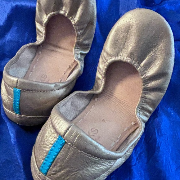 Tieks comfy gold flats. Size 7! - Picture 6 of 6
